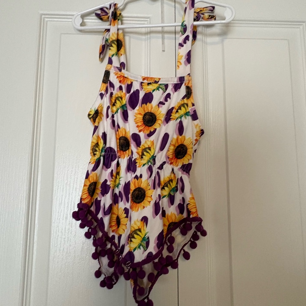 ✨SALE ✨ MUST GO✨ GUC purple sunflower 6-12m ruffle romper